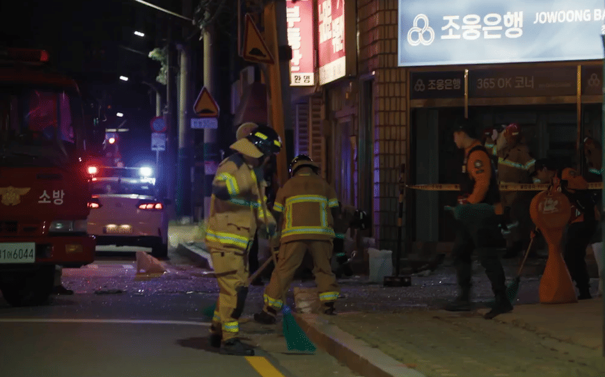 still cut drama Korea Heroes Next Door