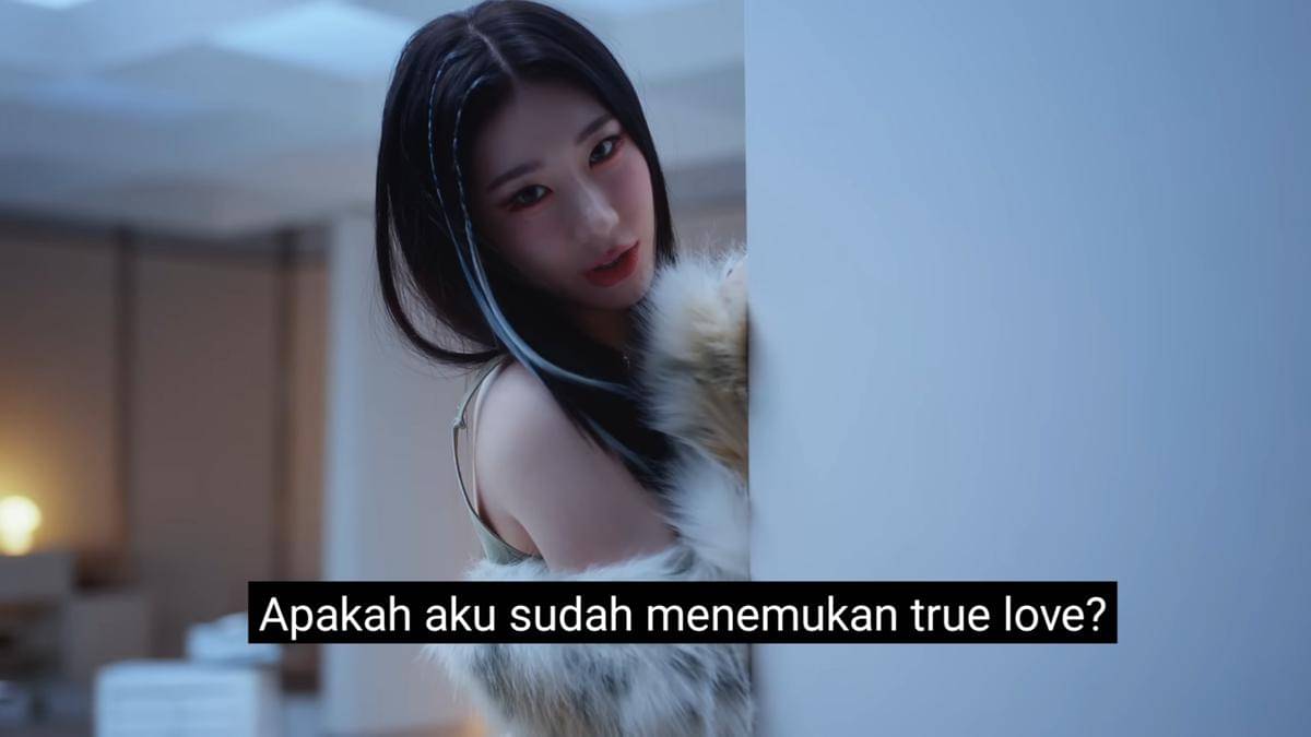 cuplikan MV "Mr. Vampire" 