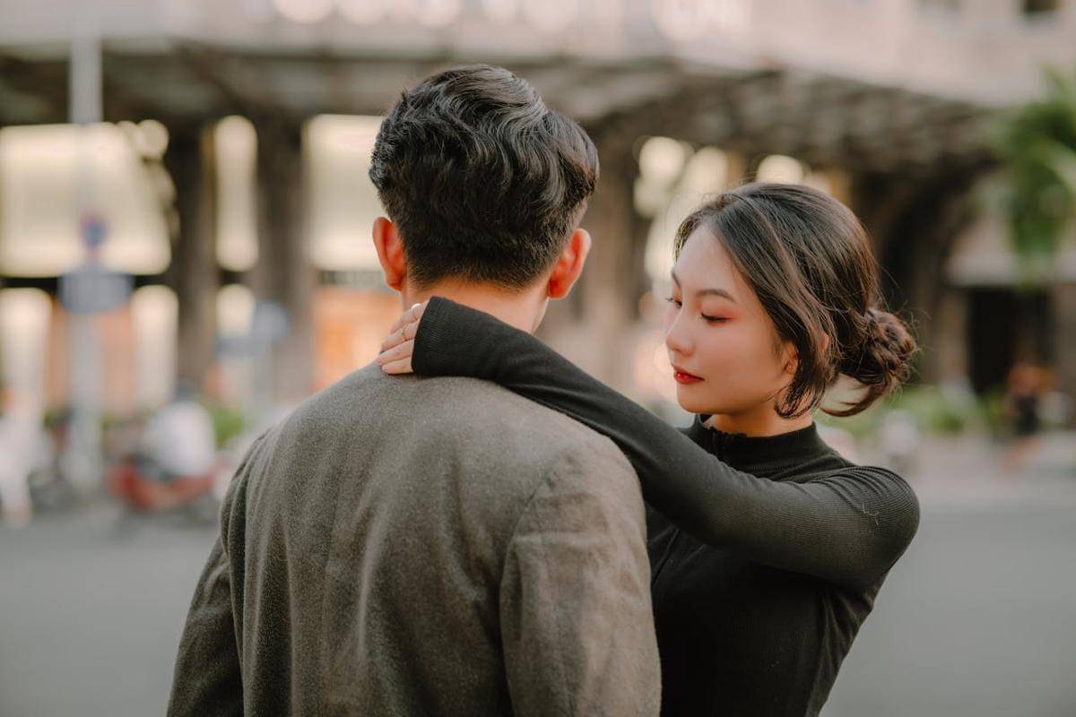 ilustrasi pasangan romantis