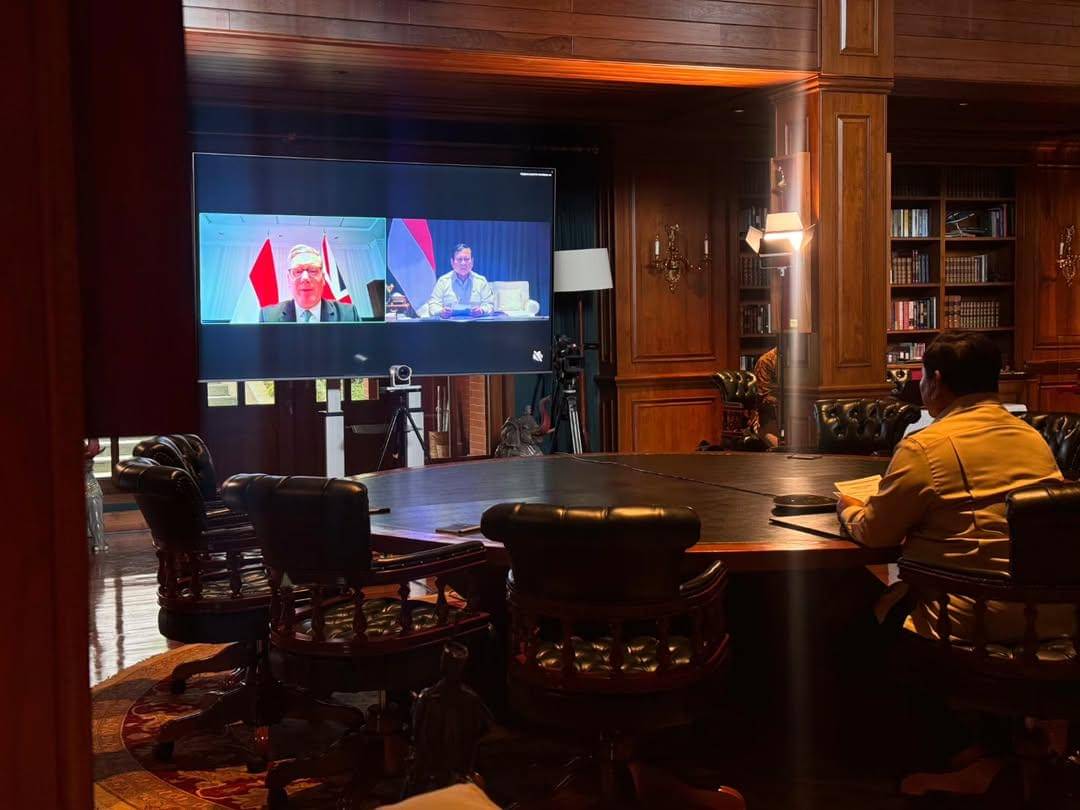 Presiden Prabowo Subianto melakukan konferensi video dengan Perdana Menteri (PM) Inggris Keir Starmer pada Sabtu, 22 November 2025 (Instagram/@sekretariat.kabinet)