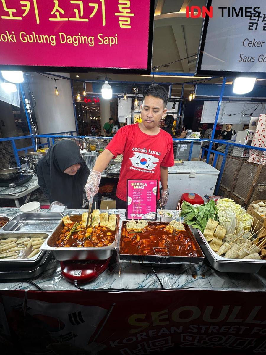 Stan kuliner di event ‘Pecinana Jakarta’. 
