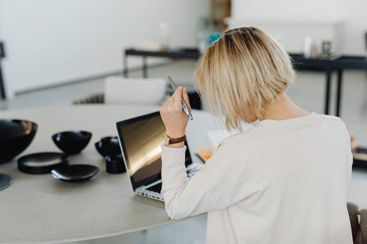 Ilustrasi stres bekerja (pexels.com/Photo by Karola G)