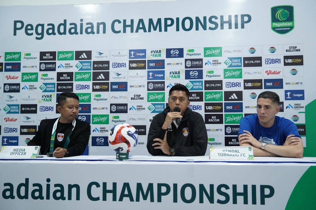 Pelatih Kendal Tornado FC, Stefan Keeltjes