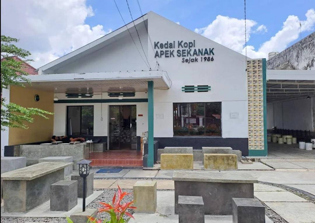 Kedai Kopi Apek Sekanak.