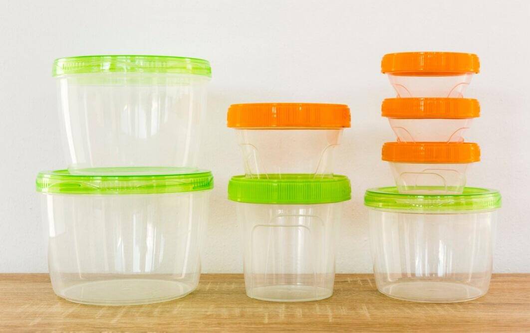 ilustrasi wadah plastik (freepik.com/freepik)