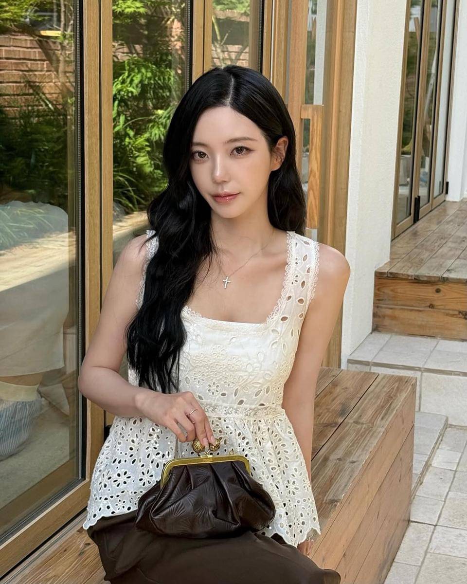 potret Yun Ha Jeong Single's Inferno 3