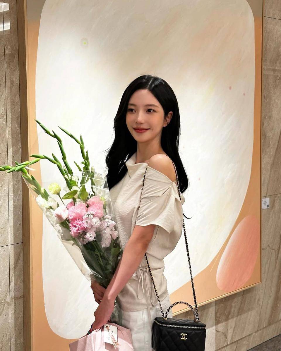 potret Yun Ha Jeong Single's Inferno 3