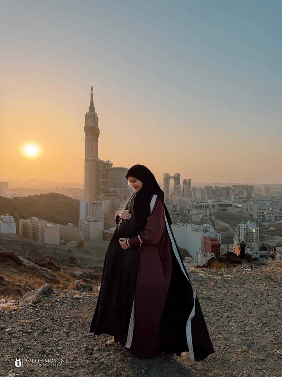 Maternity Zaskia Sungkar di Jabal Khandamah Makkah