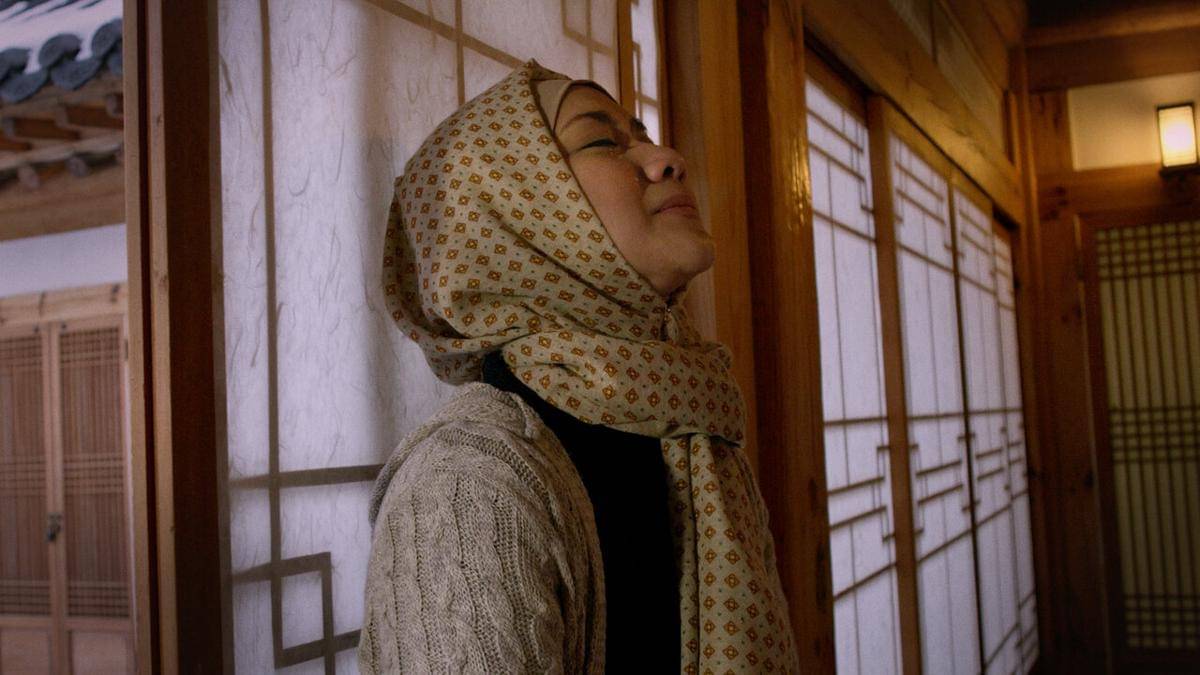 Cuplikan film Jilbab Traveler: Love Sparks in Korea