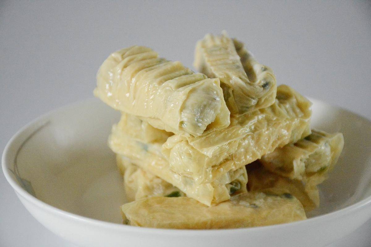 ilustrasi adonan dimsum keju lumer 