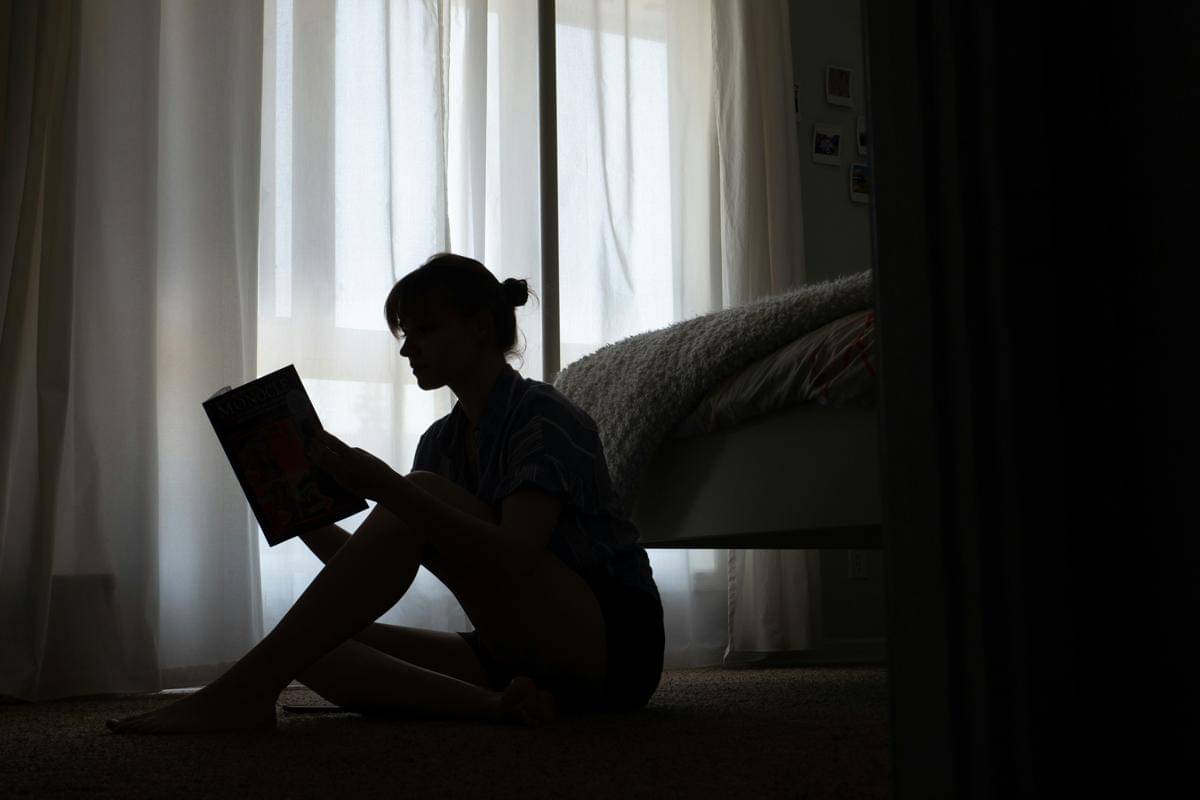 ilustrasi baca buku (unsplash.com/@gabrielledawn)