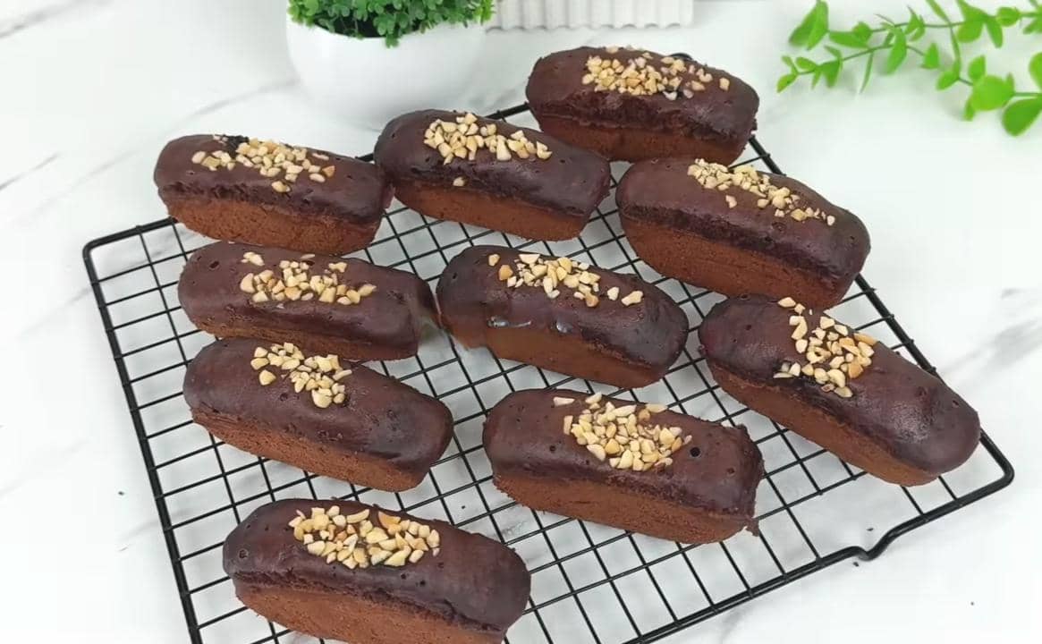 ilustrasi pukis brownies cokelat lumer 