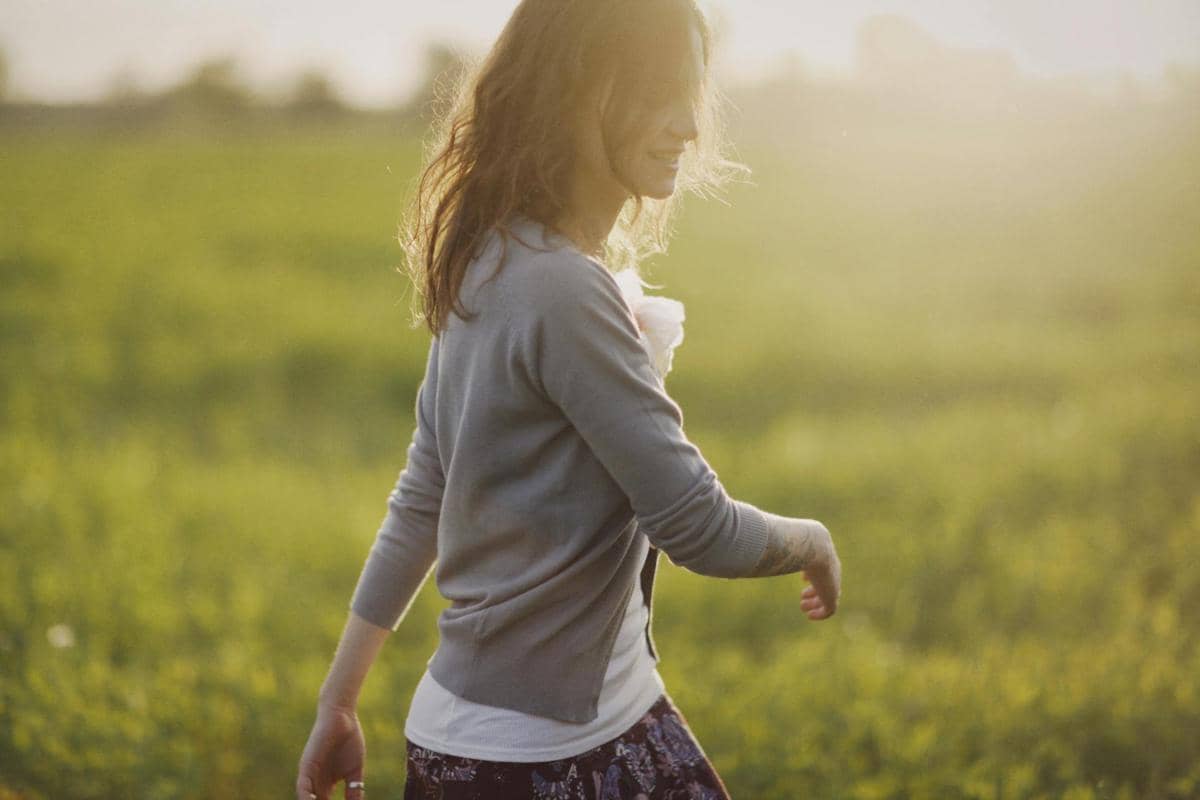 ilustrasi orang di alam