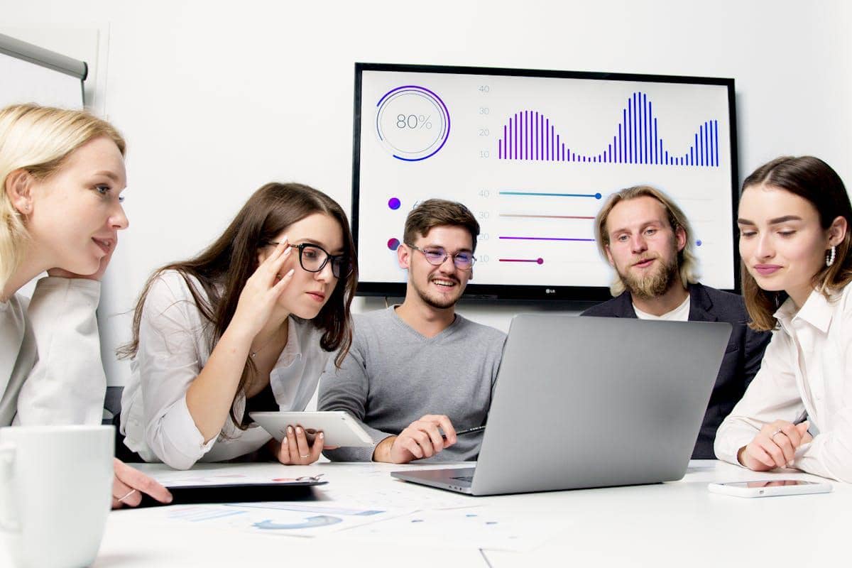 ilustrasi  brand manager 