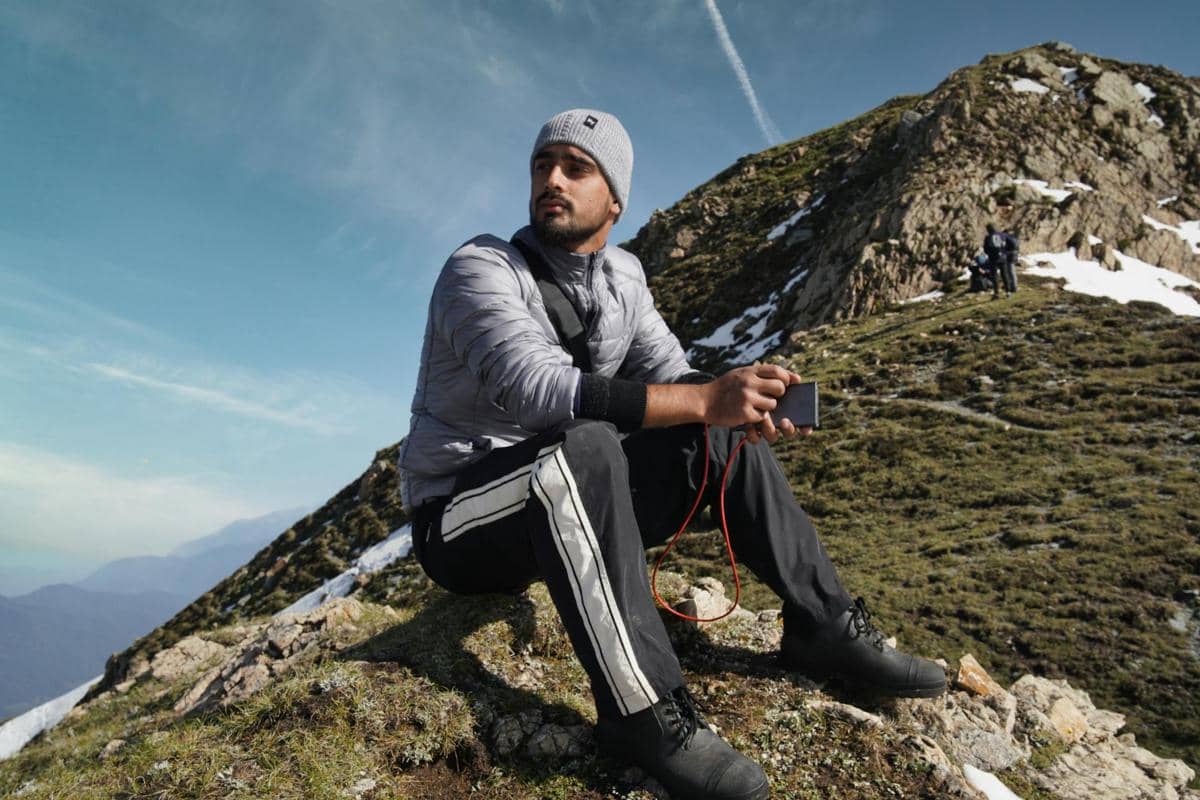 ilustrasi orang di alam