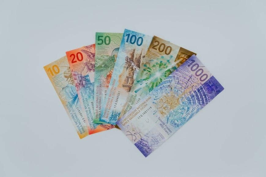 Ilustrasi uang kertas tercantik di dunia yang bikin dompet terasa mewah