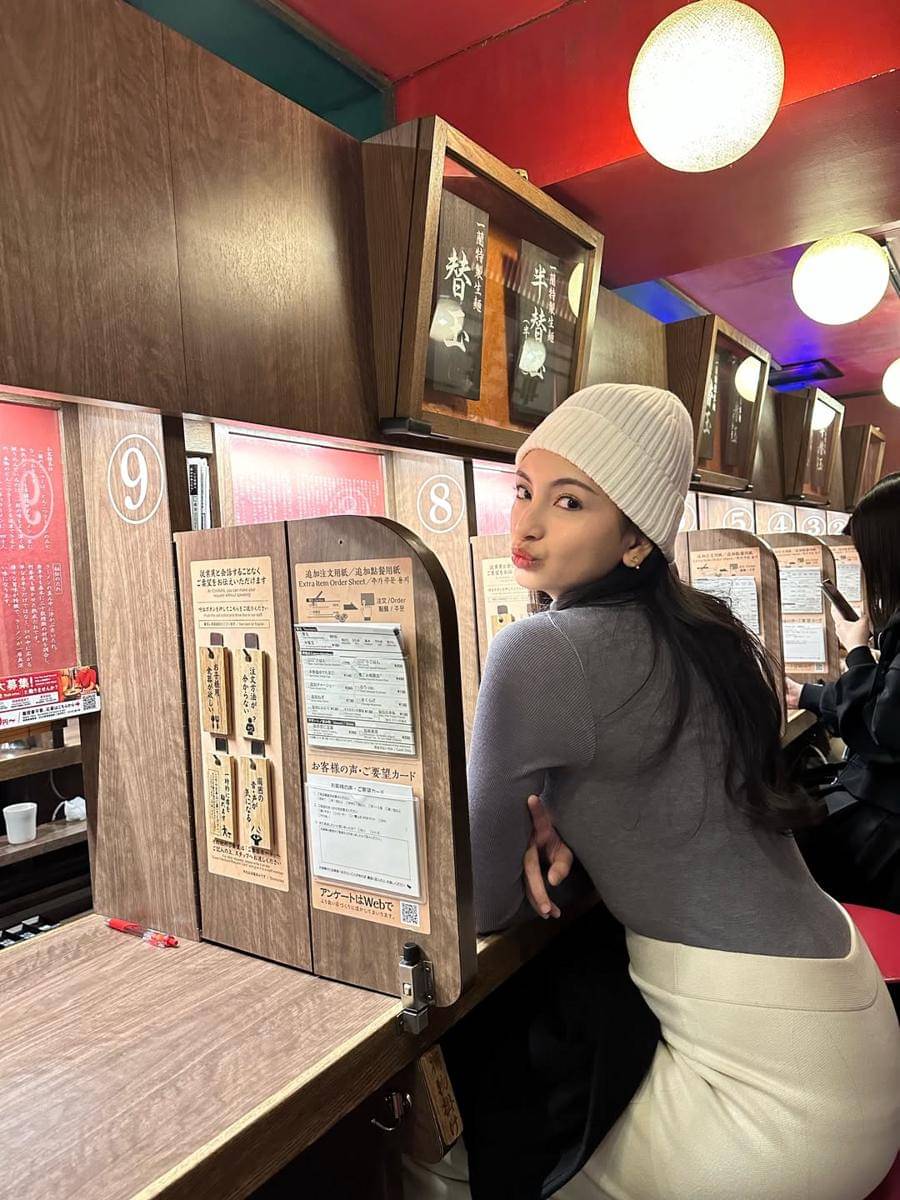 Potret Valerie Tifanka liburan ke Jepang bareng sahabat