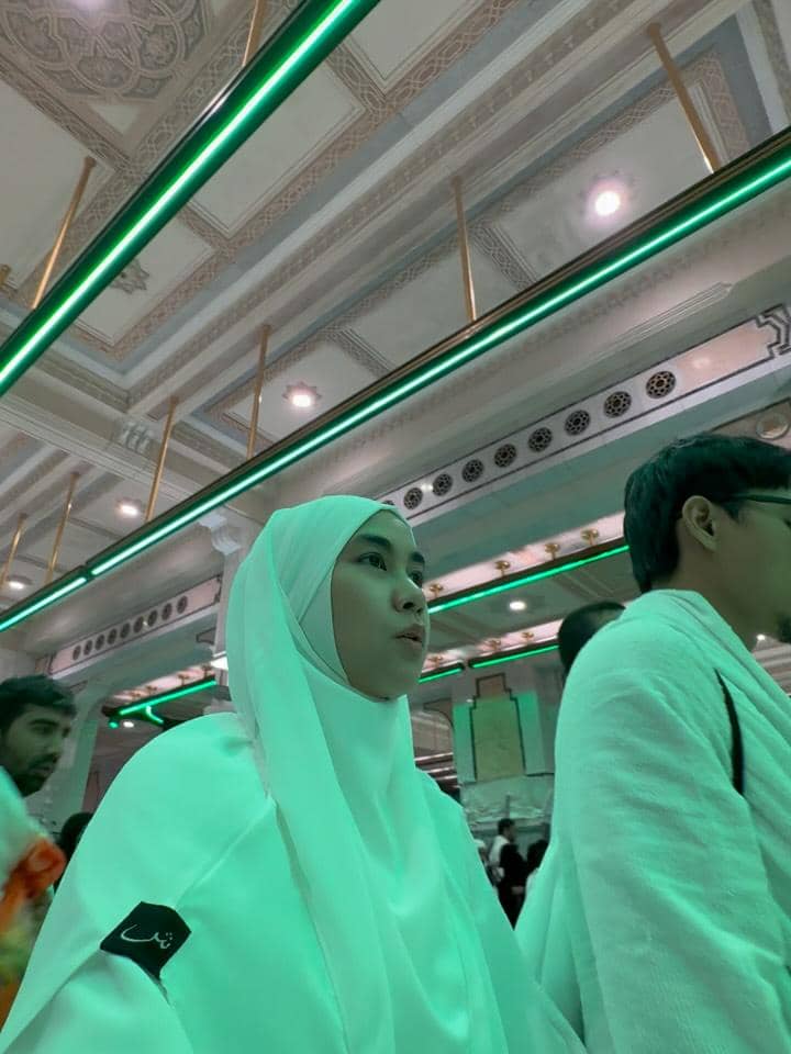 Potret Anisa Rahma dan Dito Umrah Berdua