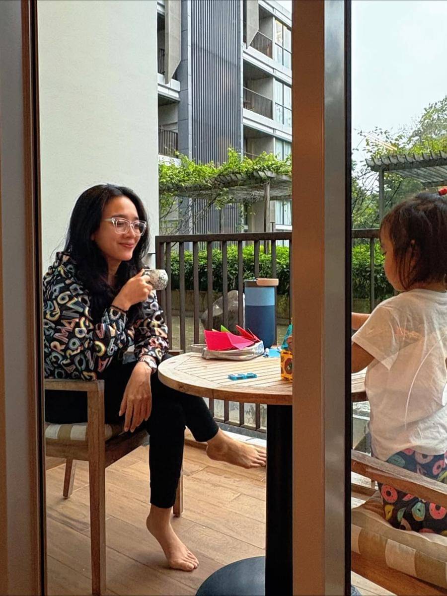 Potret Dea Ananda ajak keluarga Staycation di Kabupaten Bogor