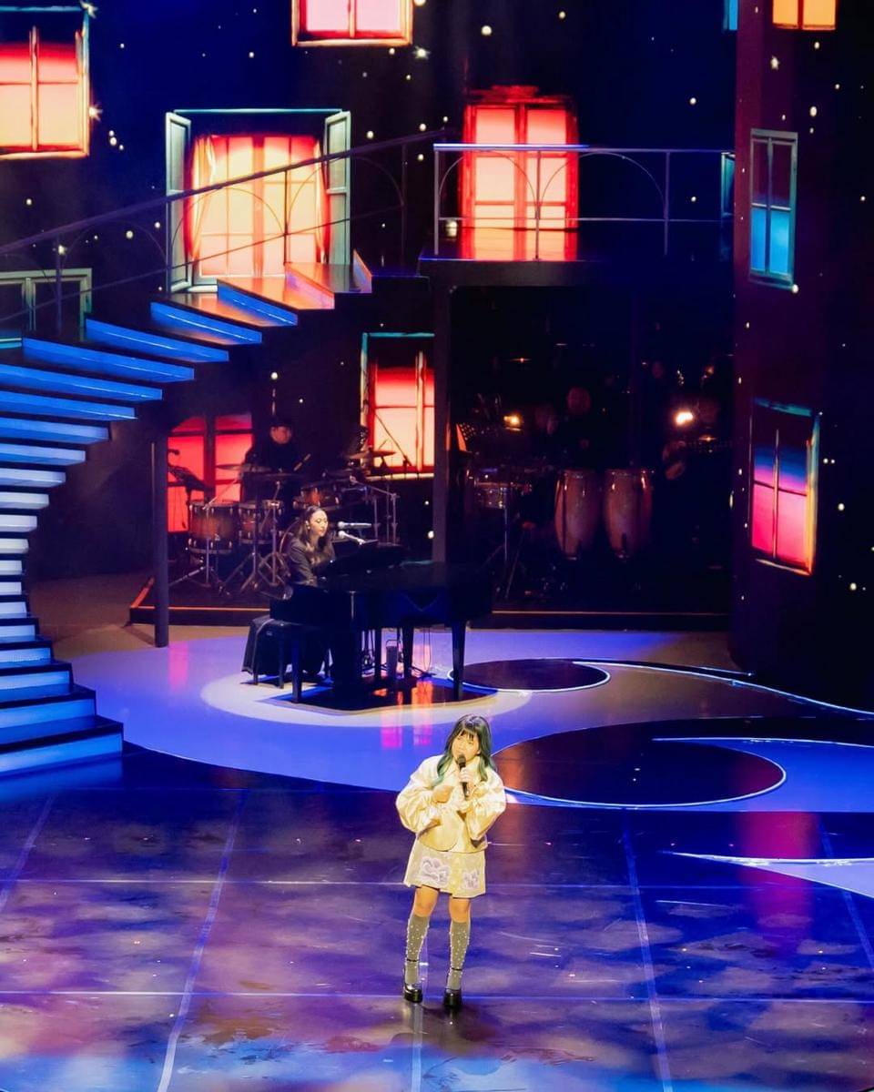 Potret Sherina jadi Pengiring Penyanyi di FFI 2025