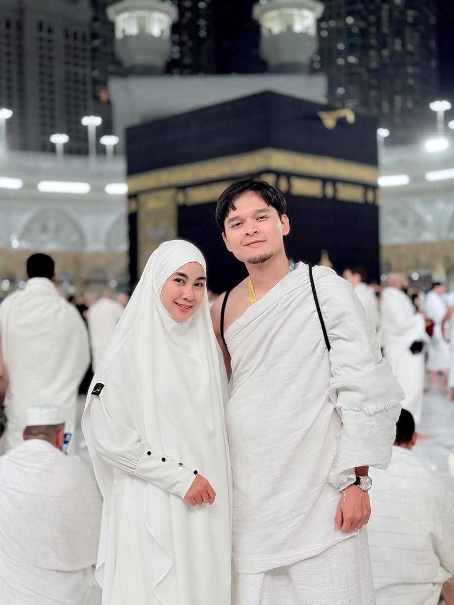 Potret Anisa Rahma dan Dito Umrah Berdua
