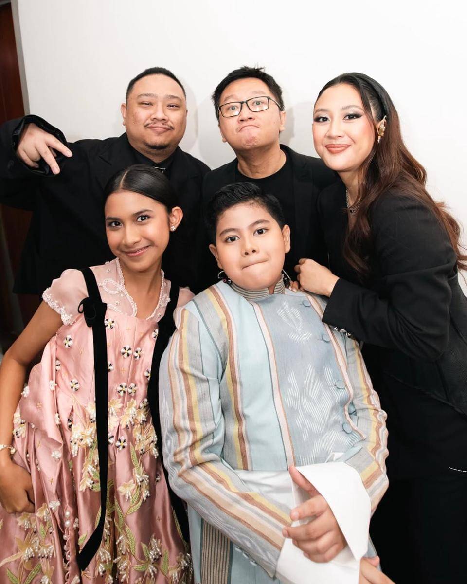 Potret Sherina jadi Pengiring Penyanyi di FFI 2025