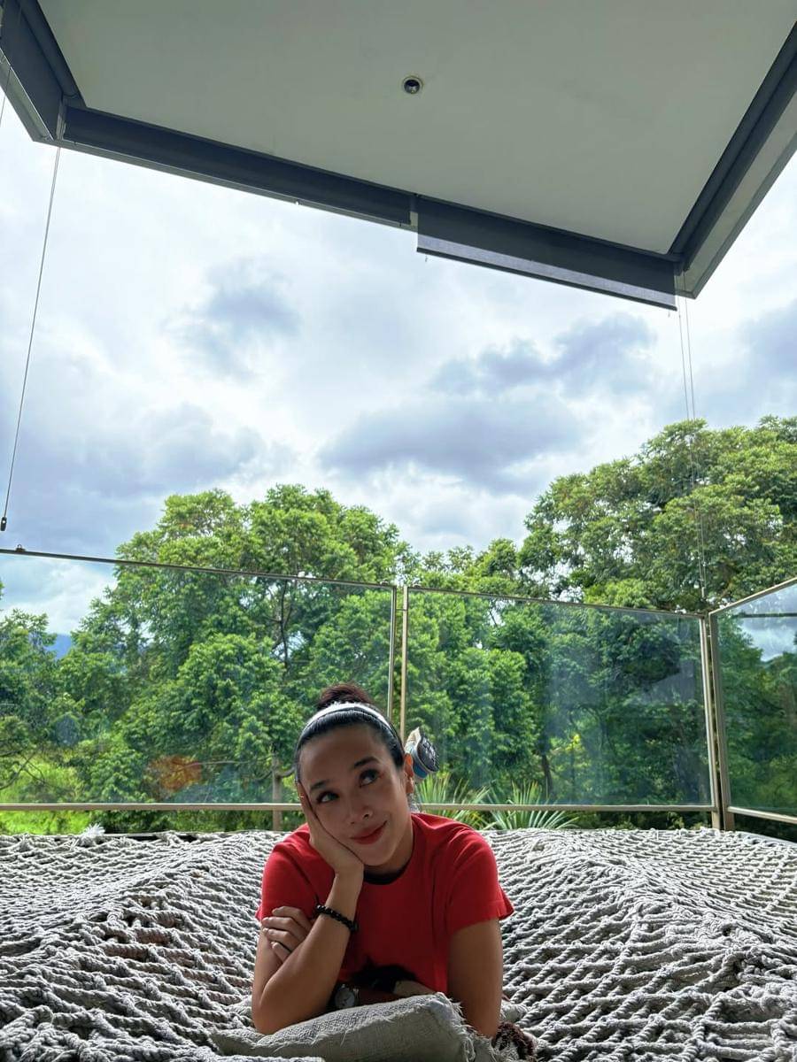 Potret Dea Ananda ajak keluarga Staycation di Kabupaten Bogor