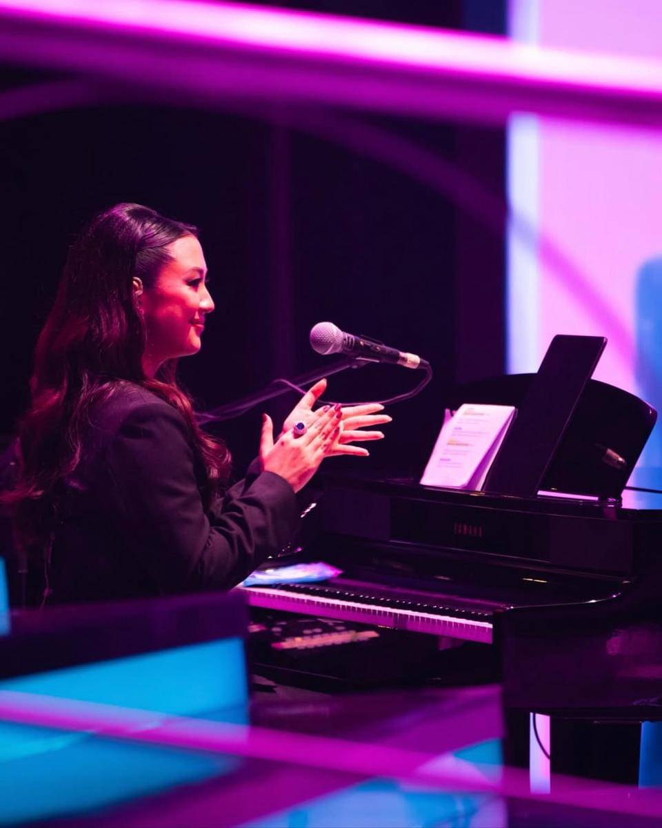 Potret Sherina jadi Pengiring Penyanyi di FFI 2025