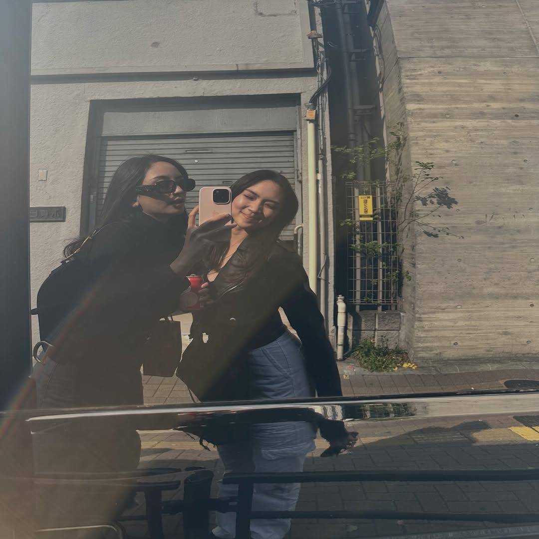 Potret Valerie Tifanka liburan ke Jepang bareng sahabat