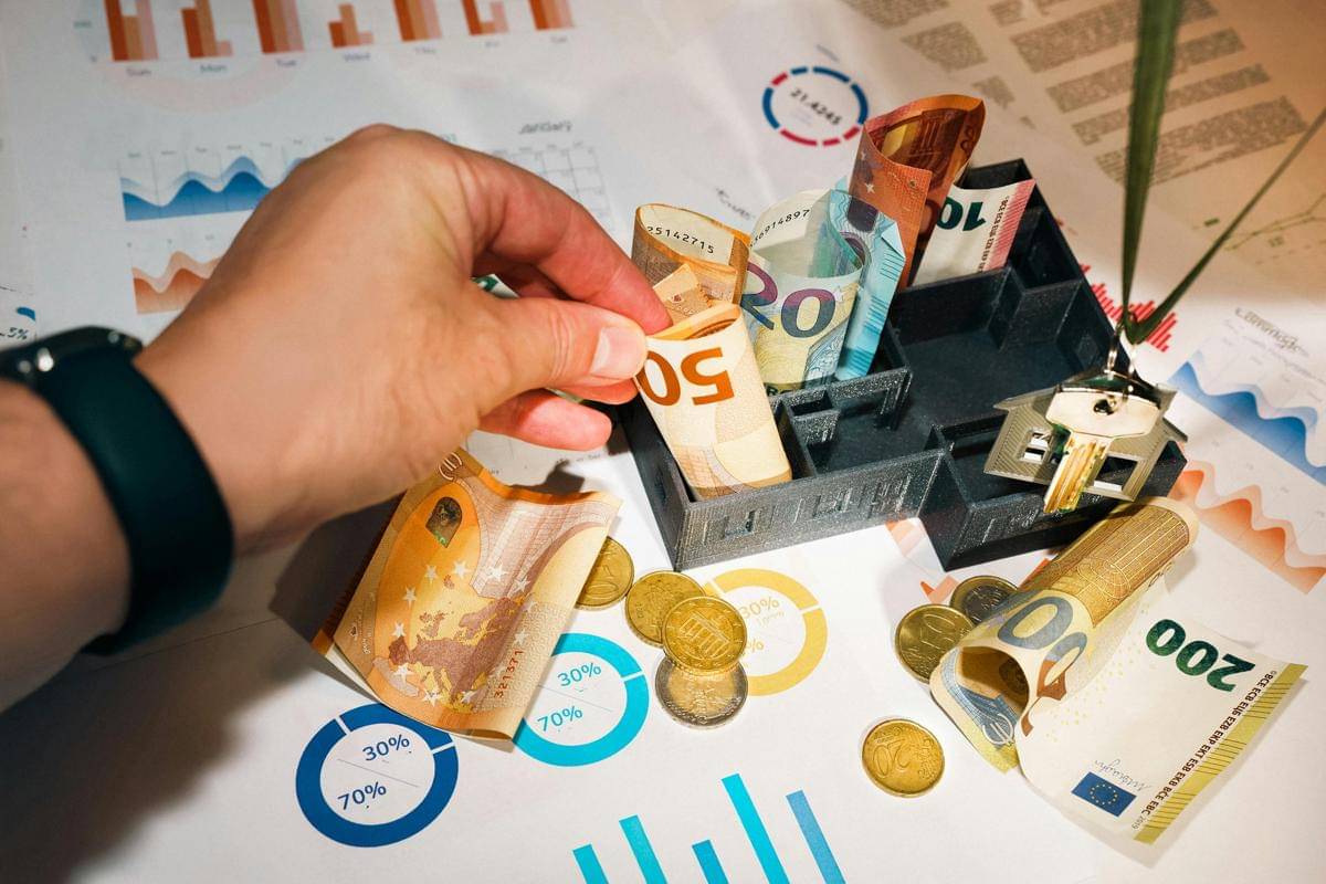 ilustrasi menyisihkan uang