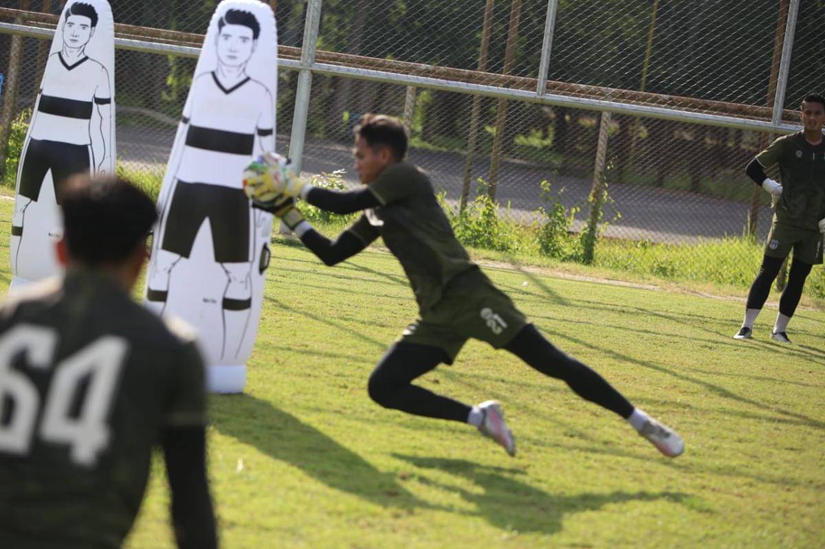 Latihan yang dilakoni anak asuh Nilmaizar dalam lanjutan putaran kedua Liga 2.