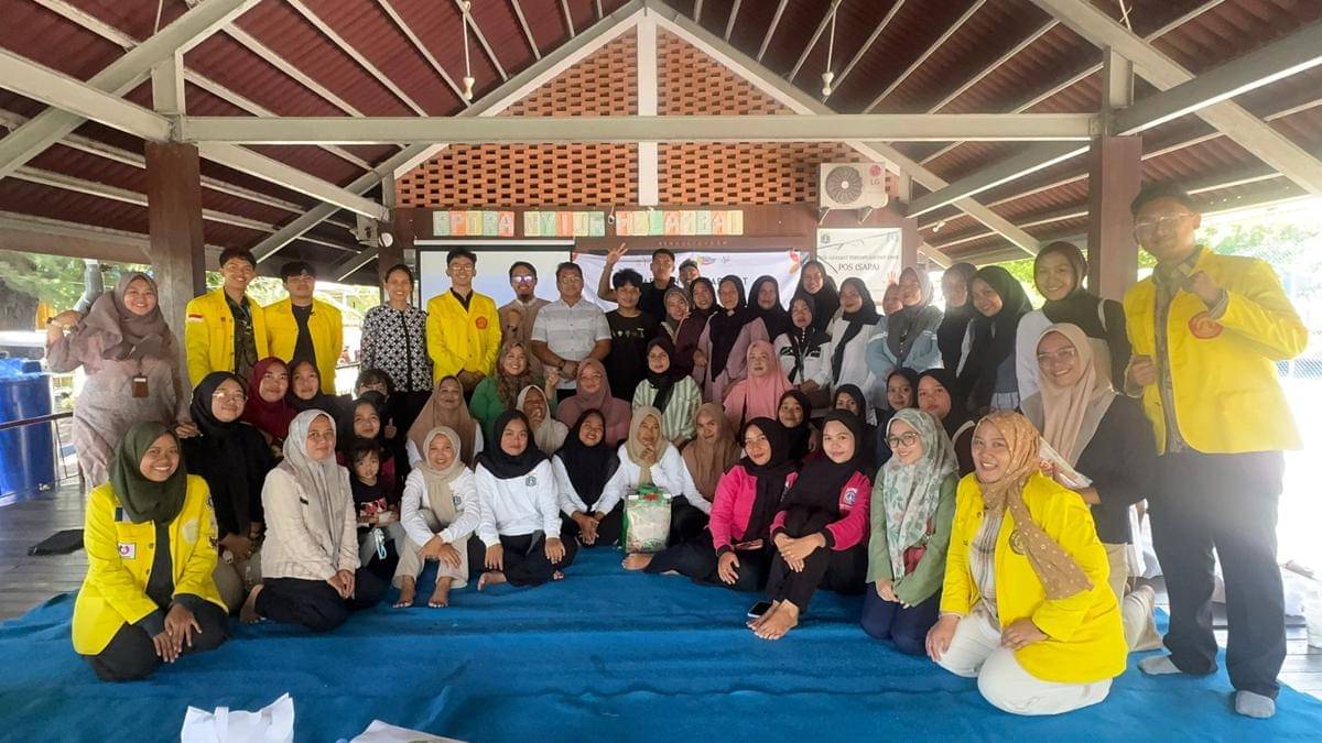 IDN Times bersama tim GSSD UI saat memberikan pelatihan Citizen Journalism kepada warga Pulau Harapan dan Kelapa (Dokumentasi GSSD Universitas Indonesia)