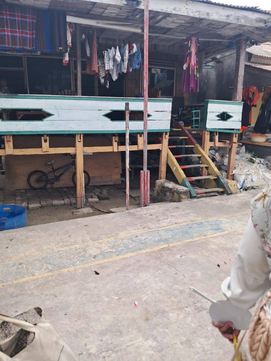 Salah satu rumah dengan desain rumah panggung Bugis di Pulau Harapan (Dokumentasi GSSD Universitas Indonesia)