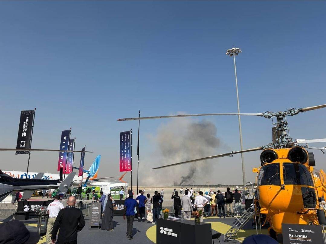 Momen ketika jet tempur LCA Tejas usai jatuh di Dubai Air Show 2025