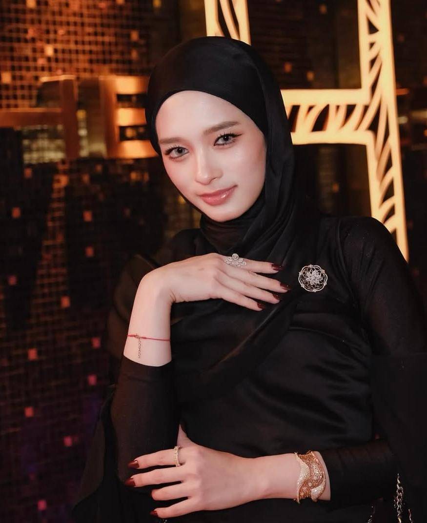 Gaya makeup Inara Rusli