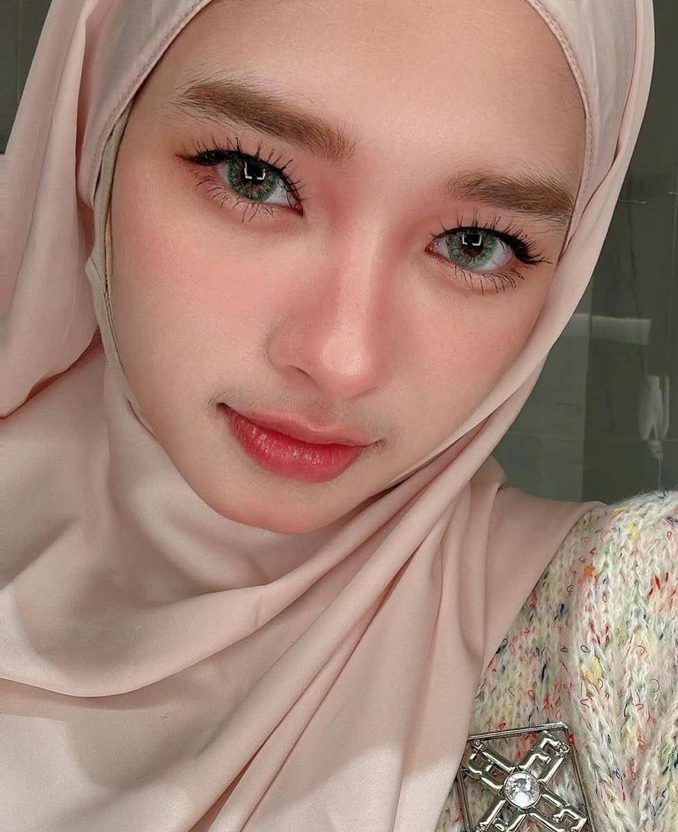 Gaya makeup Inara Rusli