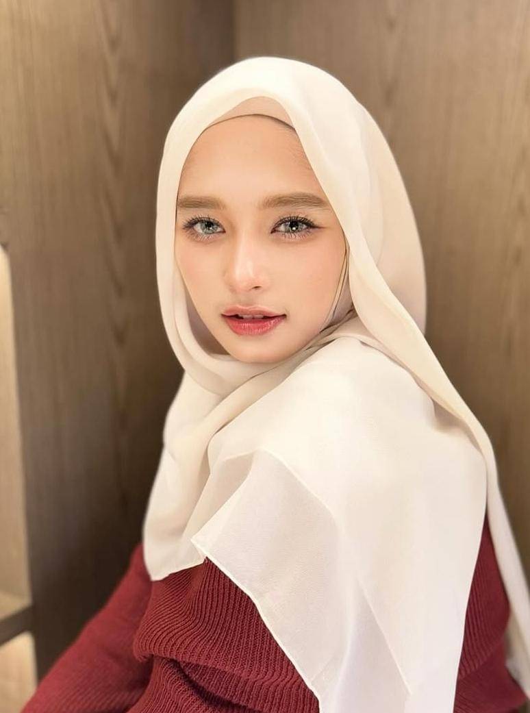Gaya makeup Inara Rusli