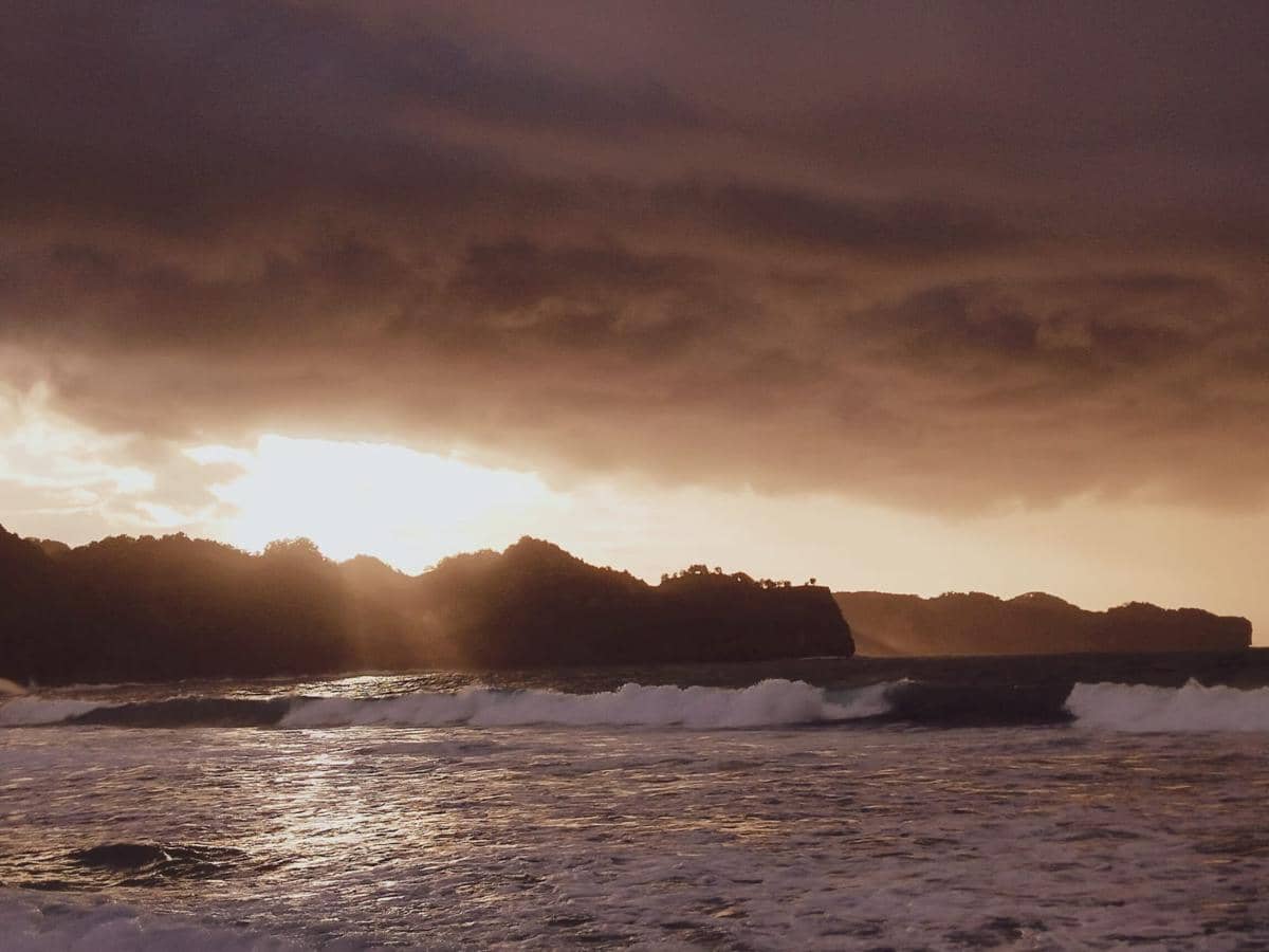 keindahan langit senja