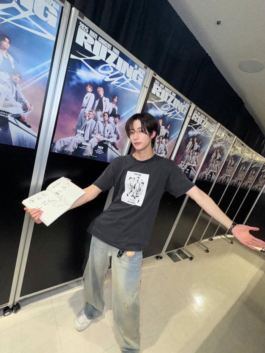 Outfit kasual ala Anton RIIZE