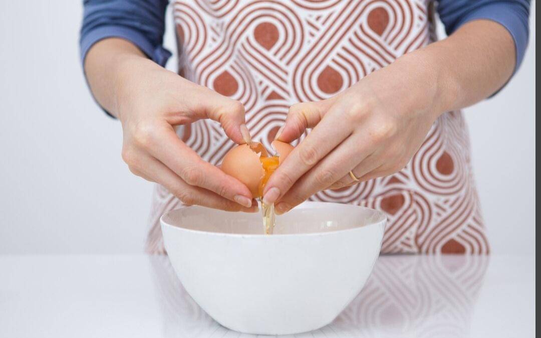 ilustrasi masukkan telur