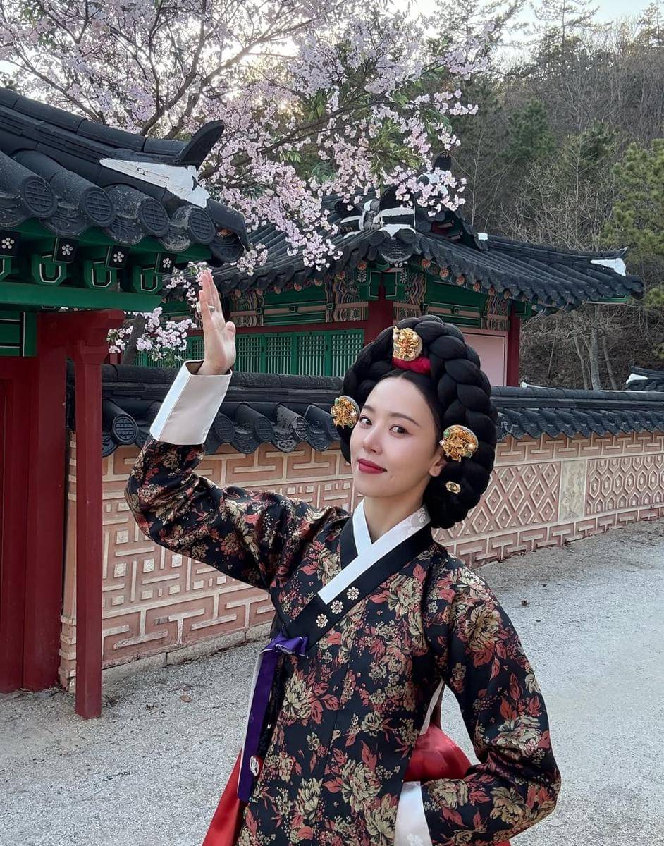 Kang Han Na di Bon Appetit, Your Majesty