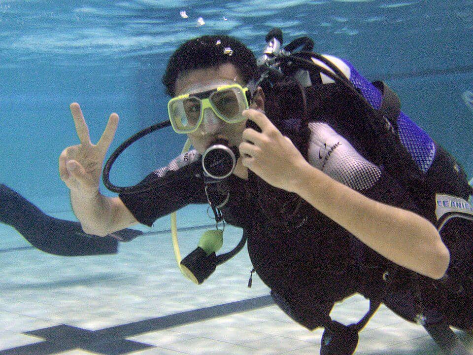 ilustrasi scuba diving