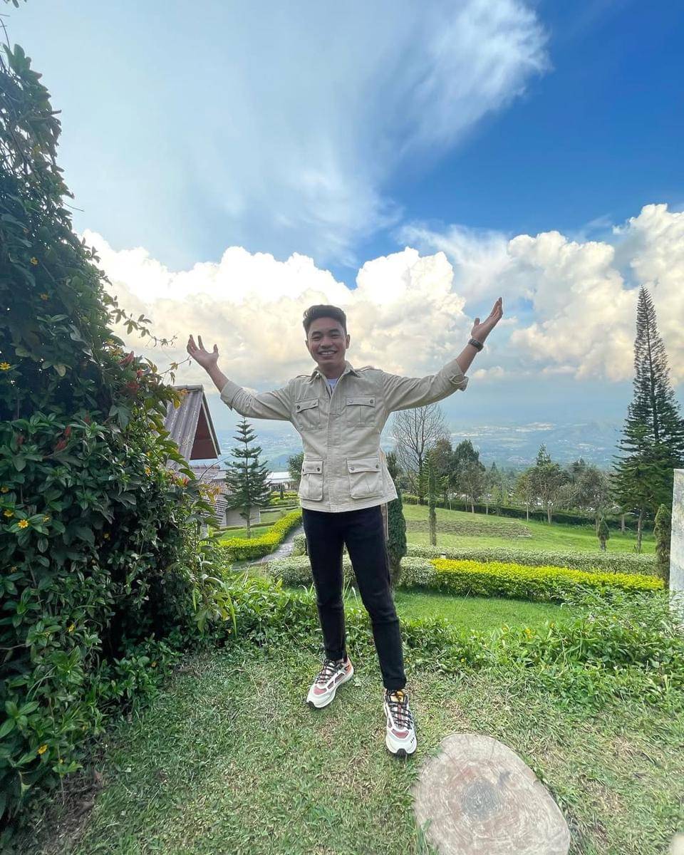 OOTD Traveling ala Fiki Naki 