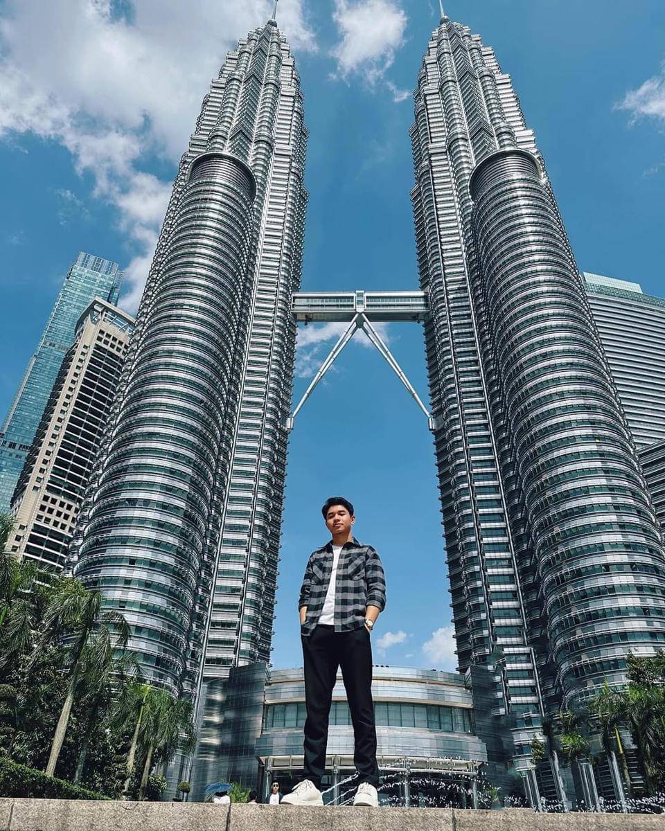 OOTD Travelling ala Fiki Naki