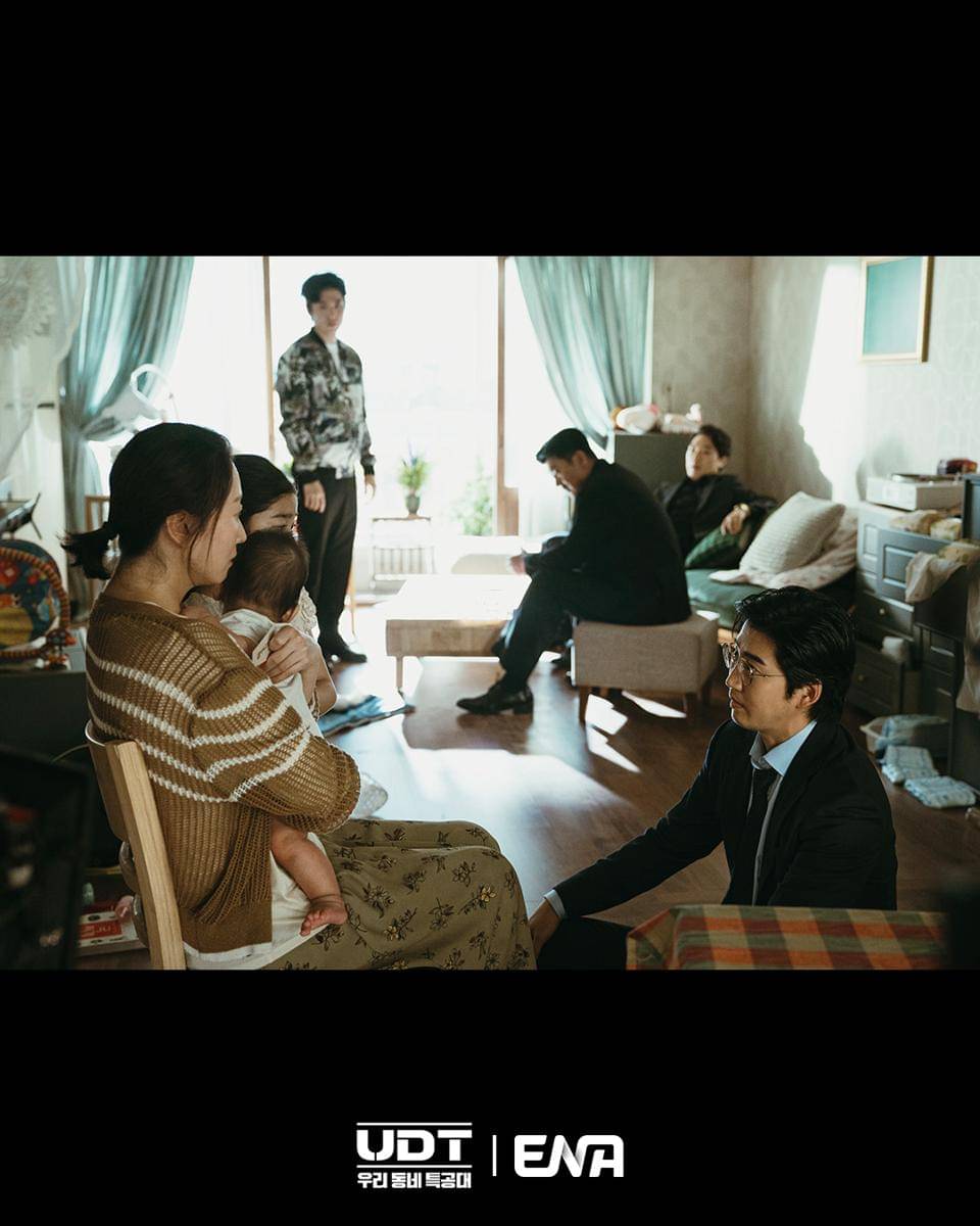 cuplikan drama Korea Heroes Next Door