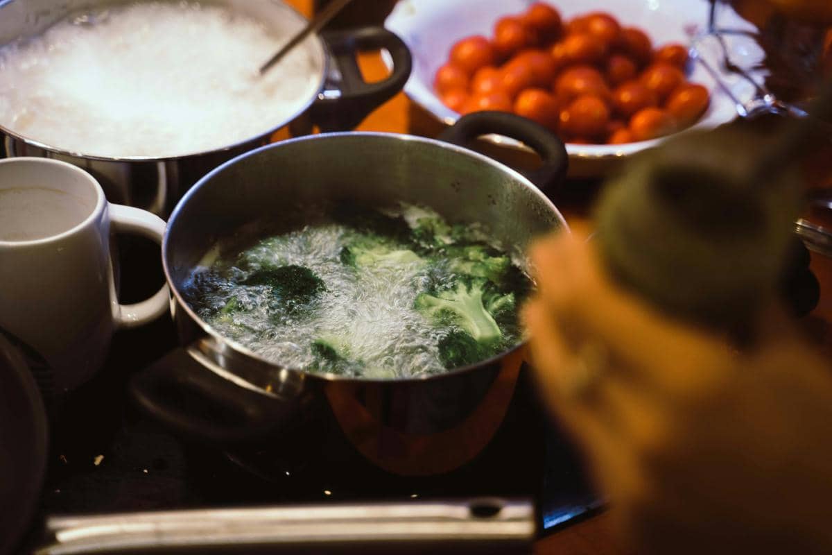 Masak Sayur Terlalu Lama? Ini Vitamin yang Paling Terdampak