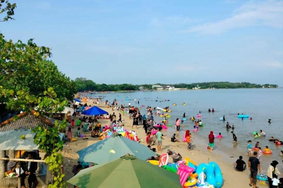 Pantai Teluk Awur
