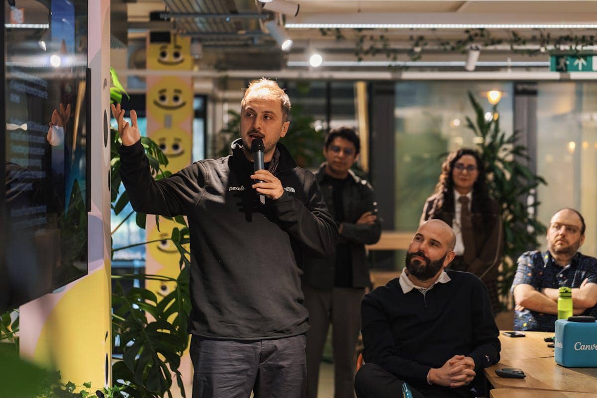 Ilustrasi berbicara di depan umum