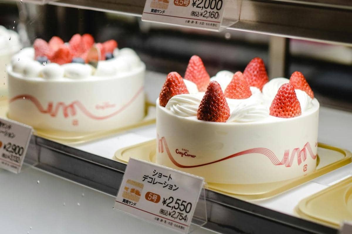 ilustrasi kue stroberi Jepang