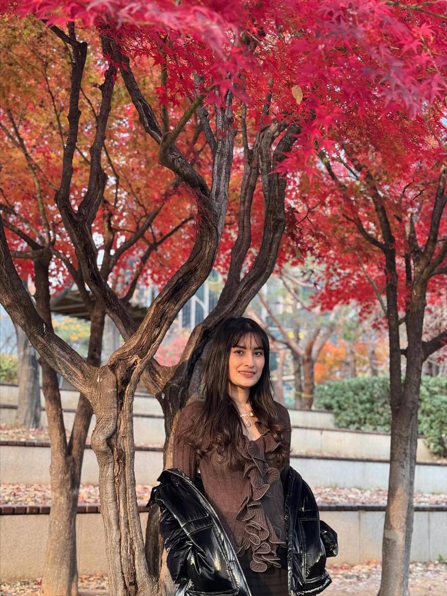 Angbeen Rishi liburan ke Korea Selatan.